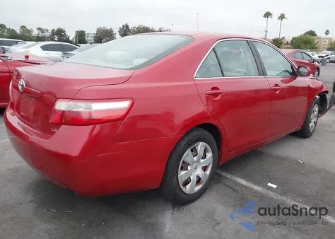 2007 Toyota Camry Le z USA, uszkodzony, nr VIN 4T1BE46K57U038462